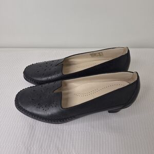 NWOT SAS Sonyo Alfa Black Leather Kitten Heel Shoe sz 8